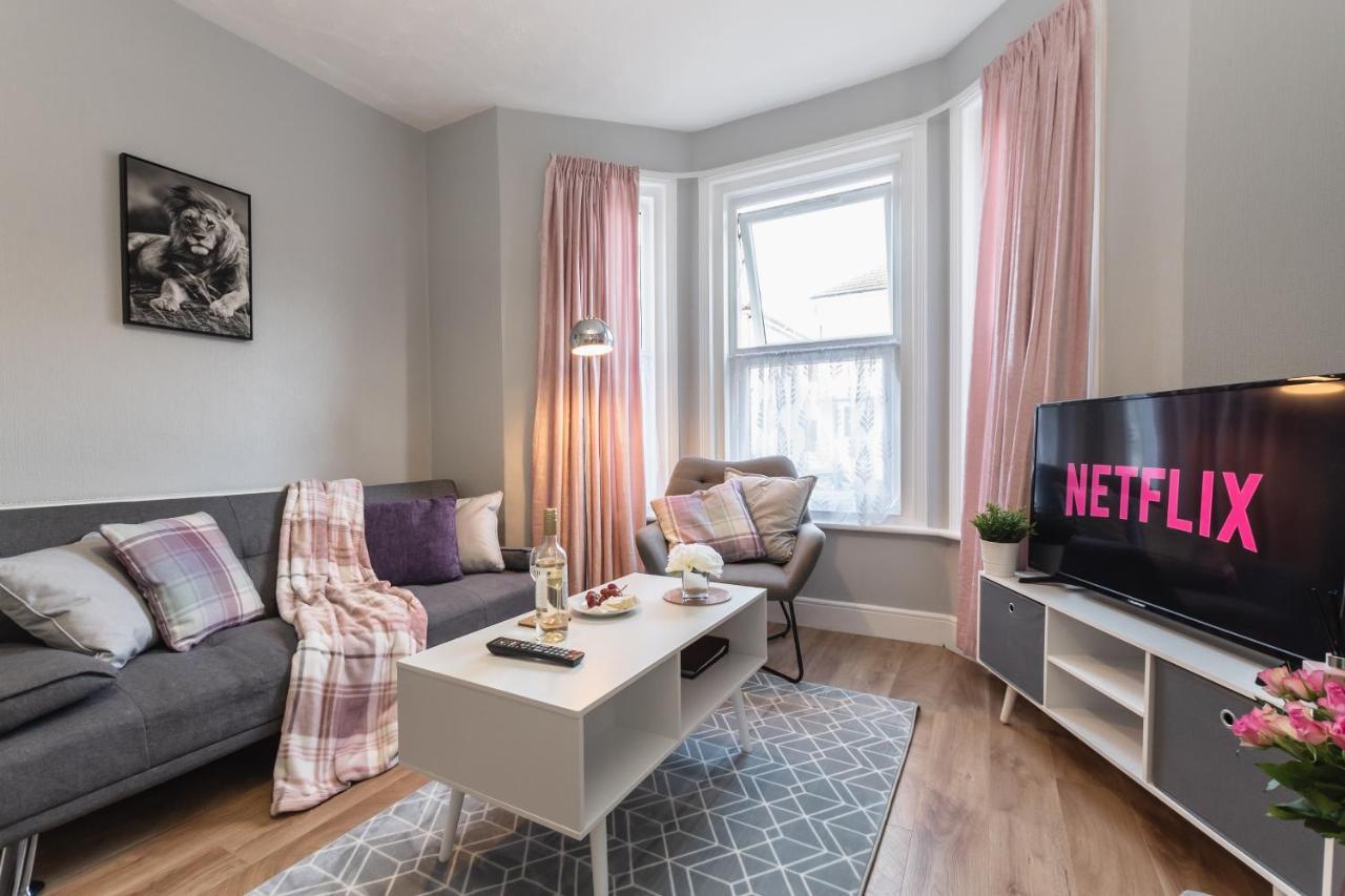 3-Bedroom House L Fast Wi-Fi L Garden L Newly Decorated L Close To Shops And Restaurants Bournemouth Exteriör bild