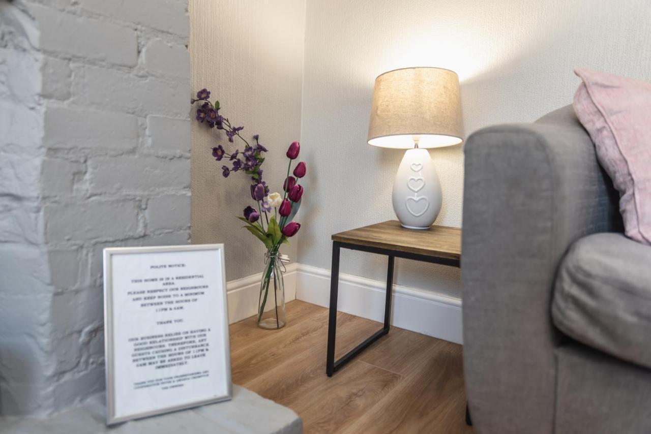 3-Bedroom House L Fast Wi-Fi L Garden L Newly Decorated L Close To Shops And Restaurants Bournemouth Exteriör bild