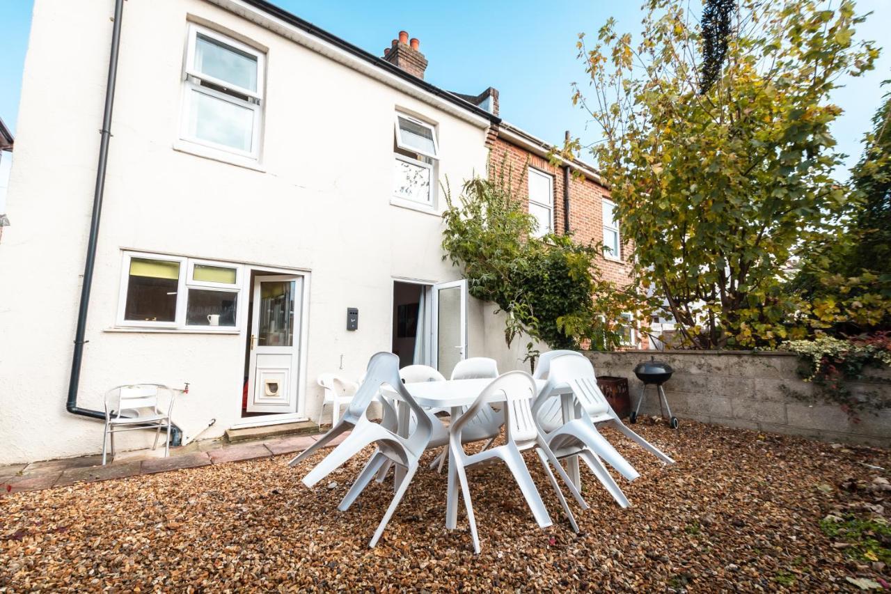 3-Bedroom House L Fast Wi-Fi L Garden L Newly Decorated L Close To Shops And Restaurants Bournemouth Exteriör bild