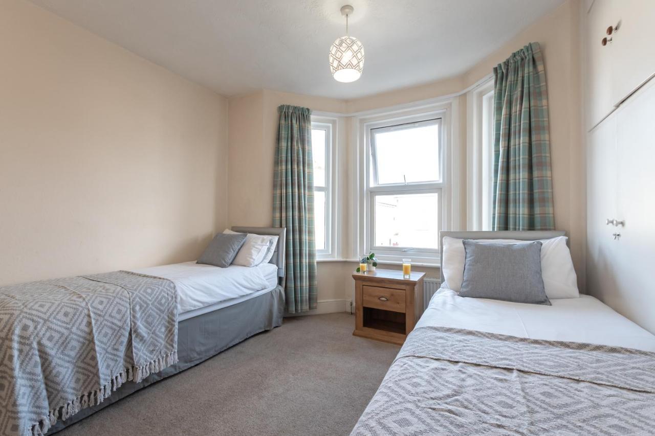 3-Bedroom House L Fast Wi-Fi L Garden L Newly Decorated L Close To Shops And Restaurants Bournemouth Exteriör bild